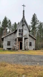 Pahkakirkko Linnakalliolla Heljä Rahikkala