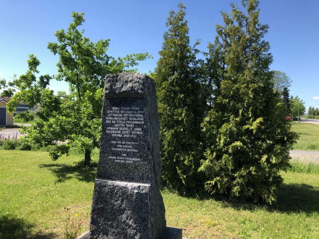 Evakkopatsas: Evakkopatsas seisoo ylväästi Loimaalla Kurkijoki-puistossa.  