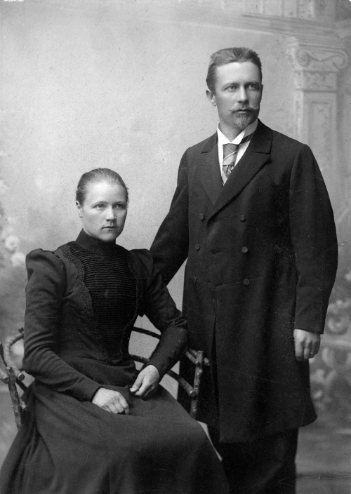 Hilja ja Jaakko Pärssisen hääkuva