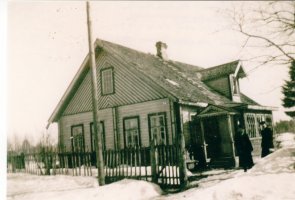 Esa ja Manda Henttisen talo (201) vuodelta 1939. Talo oli yhä paikoillaan vuonna 1998. (kuva: Emmi Mikkolainen)