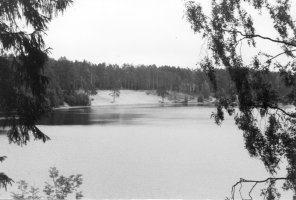 Maisemakuva Onkamojoesta (Roslivo). Takana näkyy kuuluisat Roslivon hiekkarannat.