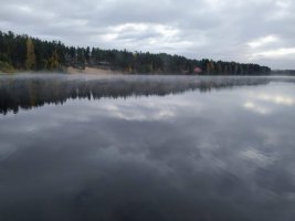 Aamuinen kuva Roslivo-joelta ( A fresh morning in lake Roslivo )