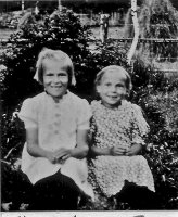 Einon ja Lyydian tyttäret Anna Liisa s.1931 ja Eila s.1934 noin vuonna 1943 Häsälässä