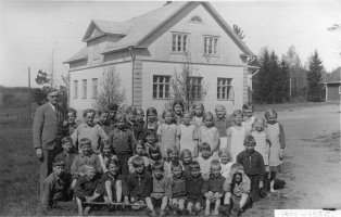 Kansakoulu 1935-36, opettaja Hannes Tuomi