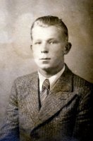Pekka Storm otettiin Kaikon perheeseen kasvatiksi v 1935