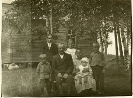 Edvard ja Iida Hiiva sekä lapset Einar, Henni, Lauri, Erkki ja Urho