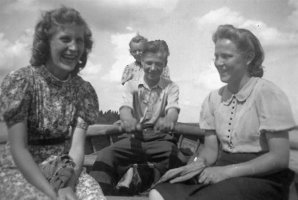 Järvellä nuorisoa 1942