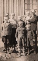 Vilhon perhekunta evakossa Yläneellä 1941