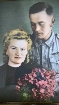Eila Louko ja Sulo Hietamies vihilla 1944