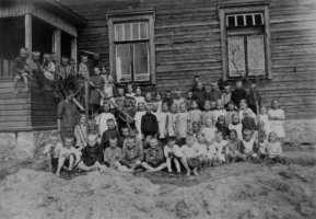 Tilapäiskoulu Yläsahalla v. 1925