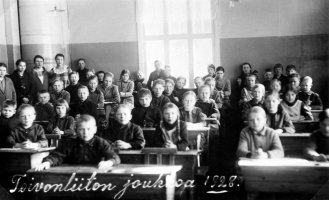 Toivonliiton joukkoa koulussa v. 1928