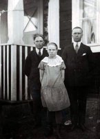 Hjalmar, Elin ja Arvid Starast 