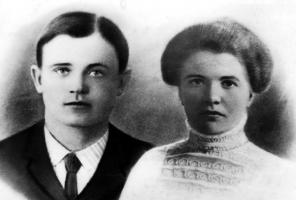 Juho Vahvelainen ja Karoliina Leino vihittiin 15.11.1913.