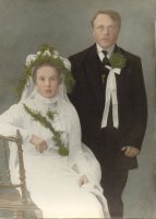 Heikki Heikinpoika Kuuluvainen (s. 9.2.1891 k. 1971 Turku) ja Anni Matintytär Ampuja (s. 16.7.1891) vihittiin 12.4.1914. (Tero Kinttula)