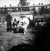 Lydia ja Valter Pyhtään Munapirtissä