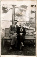 Aksel Avelinin ja Tyyne Lohtanderin kihlakuva vuodelta 1941