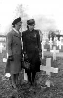 Aili Ruti o.s. Koskelainen ja Vilhon vaimo Anja