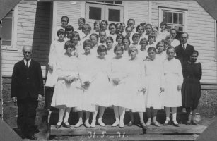 Rippikoululaiset, tytöt syntyneet 1916