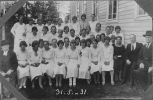 Rippikoululaiset, tytöt syntyneet 1916