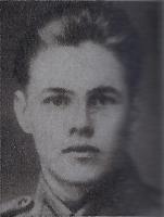 Ampuja Viljo Erland s. 5.1.1916 Viipurin mlk maanviljelijän poika, sotamies 1./I/JR 12 k. 4.3.1940 Kilpisaari Viipurin mlk kaatui, ruumis evakuoitu ja haudattu Punkalaidun Kirkkomaa (Vapautemme hinta 1939-1940 Sodan 1939-1940 sankarivainajat, Suomen Kuvalehti 1941)