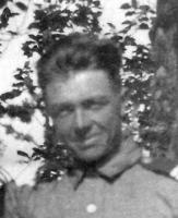 Anttolainen Antti Armas s 10.1.1902 Viipurin mlk, maanviljelijä, alikersantti, 1./JR 26, k. 26.10.1941 Semsjärvi, kaatui, ruumis evakuoitu ja haudattu Vahviala Rauhamaa