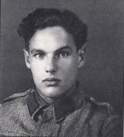 Hyökki Sulo s. 16.1.1918 Viipurin mlk, työmies, sotamies 3./KTR 1 k. 29.6.1944 Karisalmi Viipurin mlk, kaatui, ruumis evakuoitu ja haudattu Haminan Myllykylän hautausmaa ja sankarihautausmaa (Rakkola kotimme Karjalassa Rakkola Seura 2003)