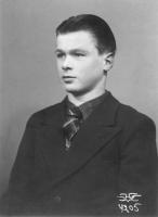 Koskelainen Pauli/Paavali s. 13.4.1922 Vahviala (Koskela Hiivalanmäki) maanviljelijä, sotamies 3./JR 4 k. 7.2.1942 Suurlahti, kaatui, ruumis evakuoitu ja haudattu Vahviala Rauhamaa (Kerttu Waselius, teoksessa