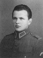 Koskelainen Unto Olavi s. 2.2.1921 Vahviala (Koskela Koivula) maanviljelijä, sotamies II/JR 3 k. 18.6.1944 43.SotaSA, matkalla, kuoli haavoittuneena, haudattu Lappeenrannan sankarihautausmaa (Kerttu Waselius, teoksessa