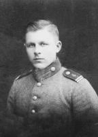 Kupsu Armas s. 30.9.1904 Viipurin mlk talollinen, alikersantti VahvErP 7 k. 3.12.1939 Kuolemajärvi, kaatui, ruumis evakuoitu ja haudattu Vahviala Rauhamaa (Riitta Haglund)
