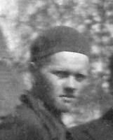 Kuuluvainen Yrjö Veikko s. 29.12.1919 paikka? maanviljelijä, alikersantti 6./JR 7 k. 2.8.1941 Tyrjä Parikkala kaatui, ruumis evakuoitu ja haudattu Vahviala Rauhamaa