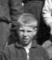 Moisio Johannes Aleksanteri s. 26.2.1923 Nuijamaa työmies, sotamies SissiP3 k. 30.5.1942 Viena, kaatui, ruumis evakuoitu ja haudattu Vahviala Rauhamaa