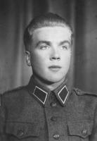 Myllynen Tauno s. 1.7.1923 Vahviala (Koskela Kuusela) maanviljelijä, sotamies 5./JR 6 k. 11.5.1943 Aleksandrosska?, 39.KS , kuoli haavoittuneena, haudattu Vahviala Rauhamaa (Kerttu Waselius, teoksessa