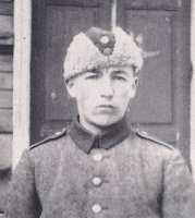 Ylärakkola Toivo s. 22.2.1910 Säkkijärvi maanviljelijän poika, korpraali 7./JR 36  k. 3.8.1941 Simpele 16.KS, kaatui, ruumis evakuoitu ja haudattu Punkalaidun Kirkkomaa