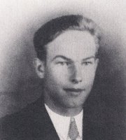 Ylärakkola Vilho Johannes s. 19.6.1922 Vahviala maanviljelijä, sotamies 1./JR 2  k. 14.4.1942 Syväri, kaatui, ruumis evakuoitu ja haudattu Vahviala Rauhamaa  (Vapautemme hinta 1939-1940 Sodan 1939-1940 sankarivainajat, Suomen Kuvalehti 1941)