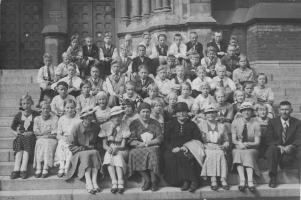 Vanhakylän koululaiset kevätretkellä. 1935 (Veikko Ampuja)