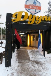 Juhlapaikkana oli Yyterin Dyyni-ravintola.
