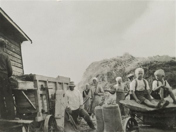 Jouko Paija, Eino ja Lennart rattailla kesällä 1937 enne sottii.