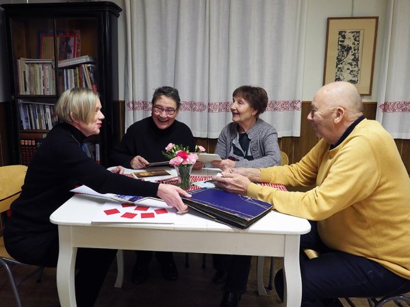 Turun Karjalatalon kirjoittajat vasemmalta oikealle Ilona Tanskanen, Helena Marttinen, Salme Rekola ja Jouko Paija. Kuva: Pasi Junttanen.