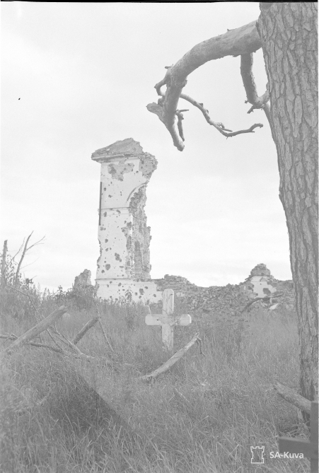 Muolaan kirkon raunioita 9.9.1941. SA-Kuva.