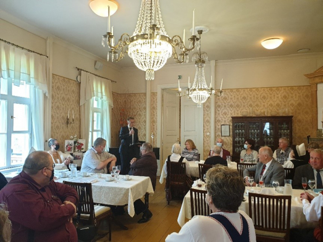 80-vuotisjuhla pidettiin 22.8. viehättävässä ravintola Lappeen Ruustinnassa. Juhlapuheen piti seuramme jäsen, Karjalan Liiton varapuheenjohtaja ja kansanedustaja Jukka Kopra. 